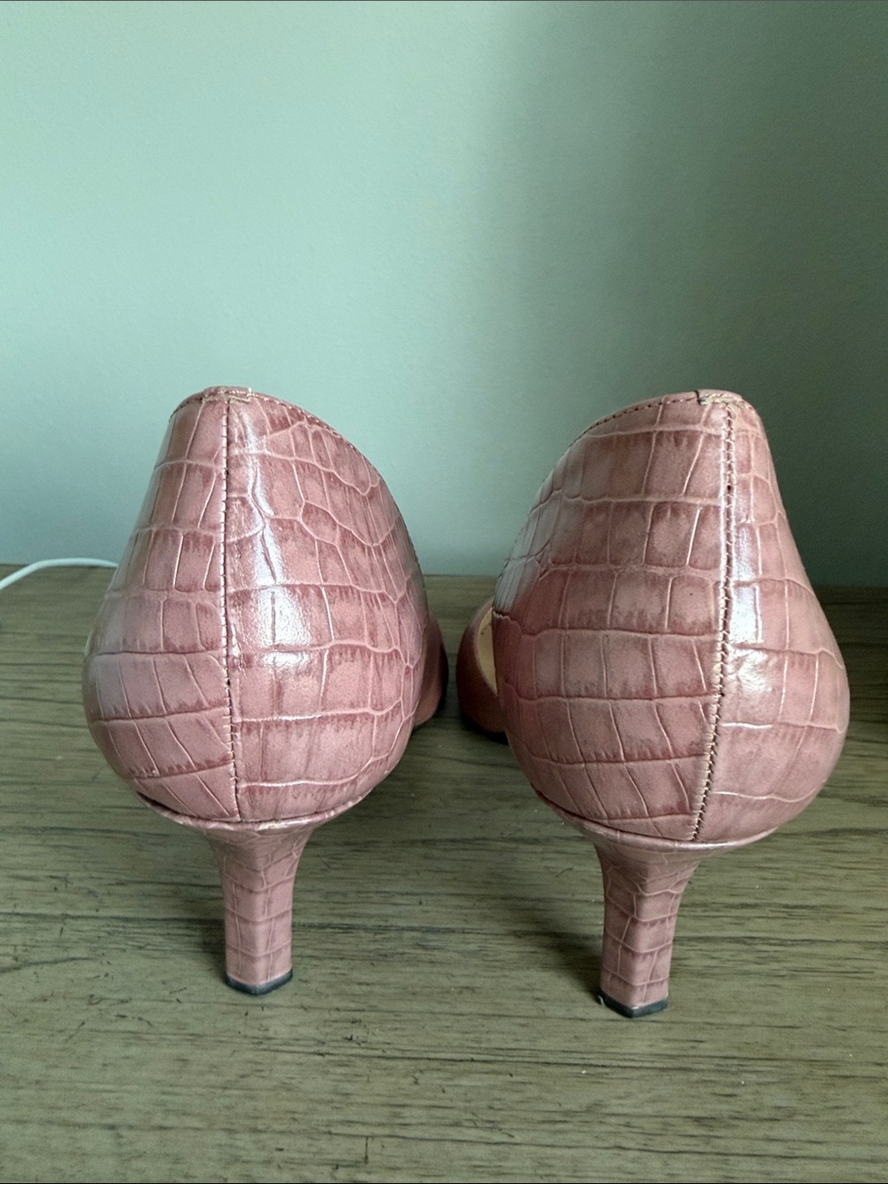 Franco Sarto Dusty Rose Pointed-Toe Kitten Heels with Floral Appliqué Size 9.5 - Picture 3 of 7